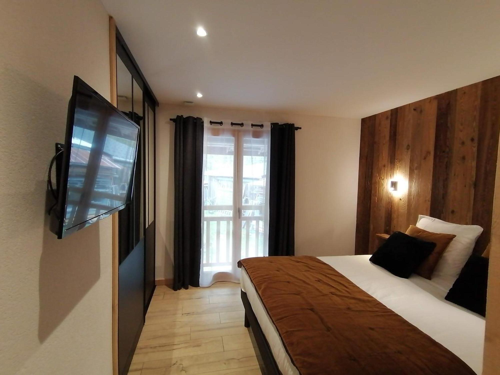 Chez Lucienne, Jacuzzi Et Sauna サモエンヌ エクステリア 写真