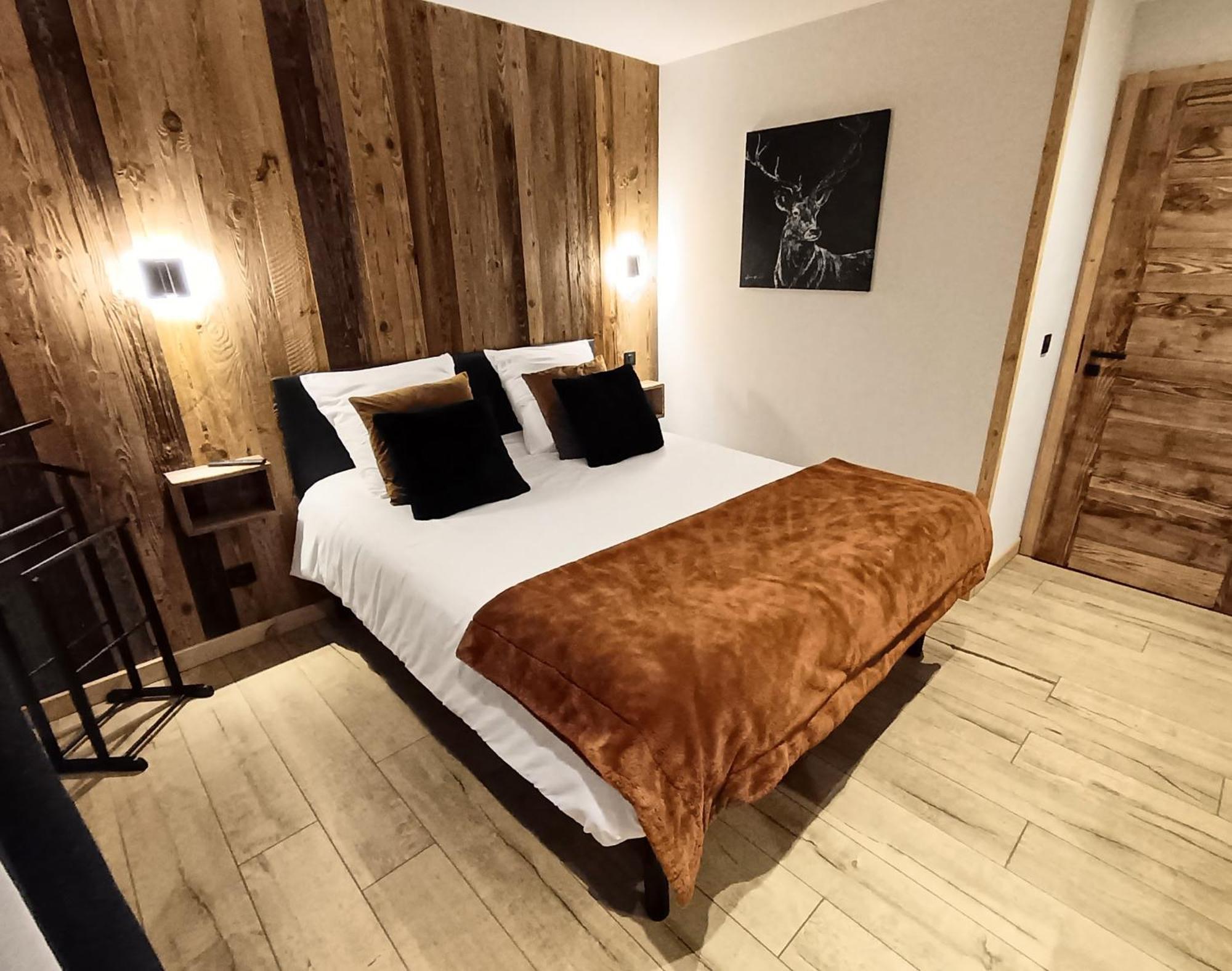 Chez Lucienne, Jacuzzi Et Sauna サモエンヌ エクステリア 写真