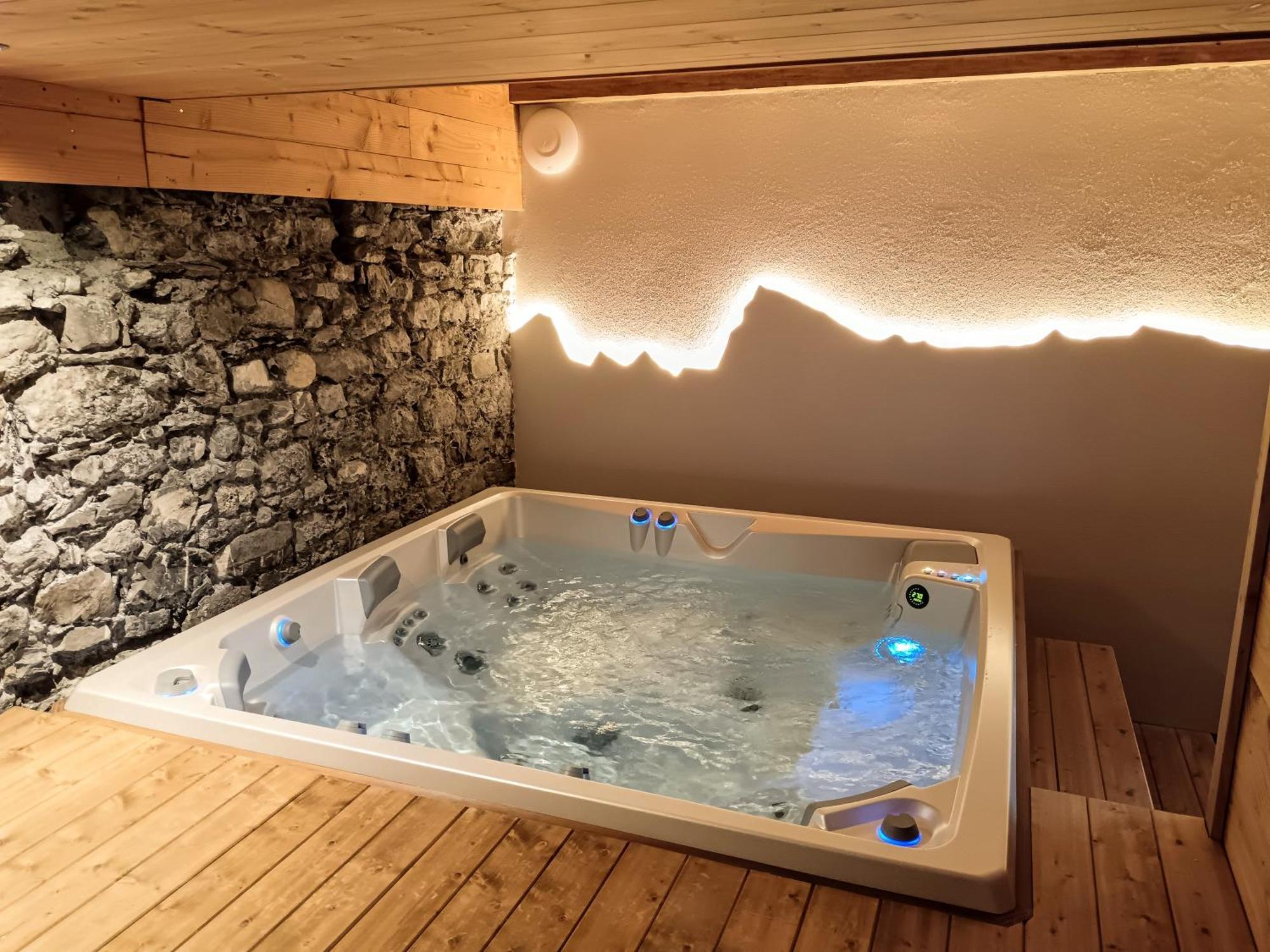 Chez Lucienne, Jacuzzi Et Sauna サモエンヌ エクステリア 写真